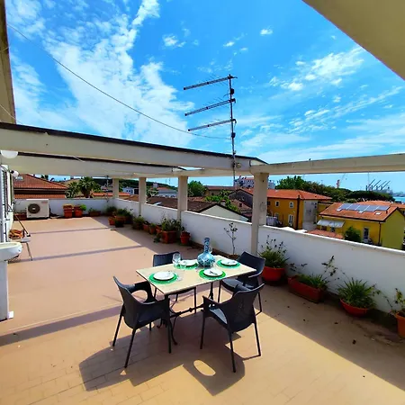 - Oasi Spirituale- Terrazza Divina Fronte Mare Apartment Marina Di Carrara